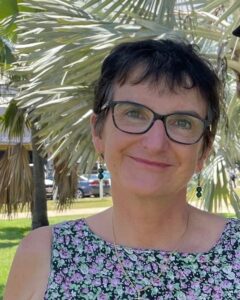 Headshot of Dr Ruth Surcliffe